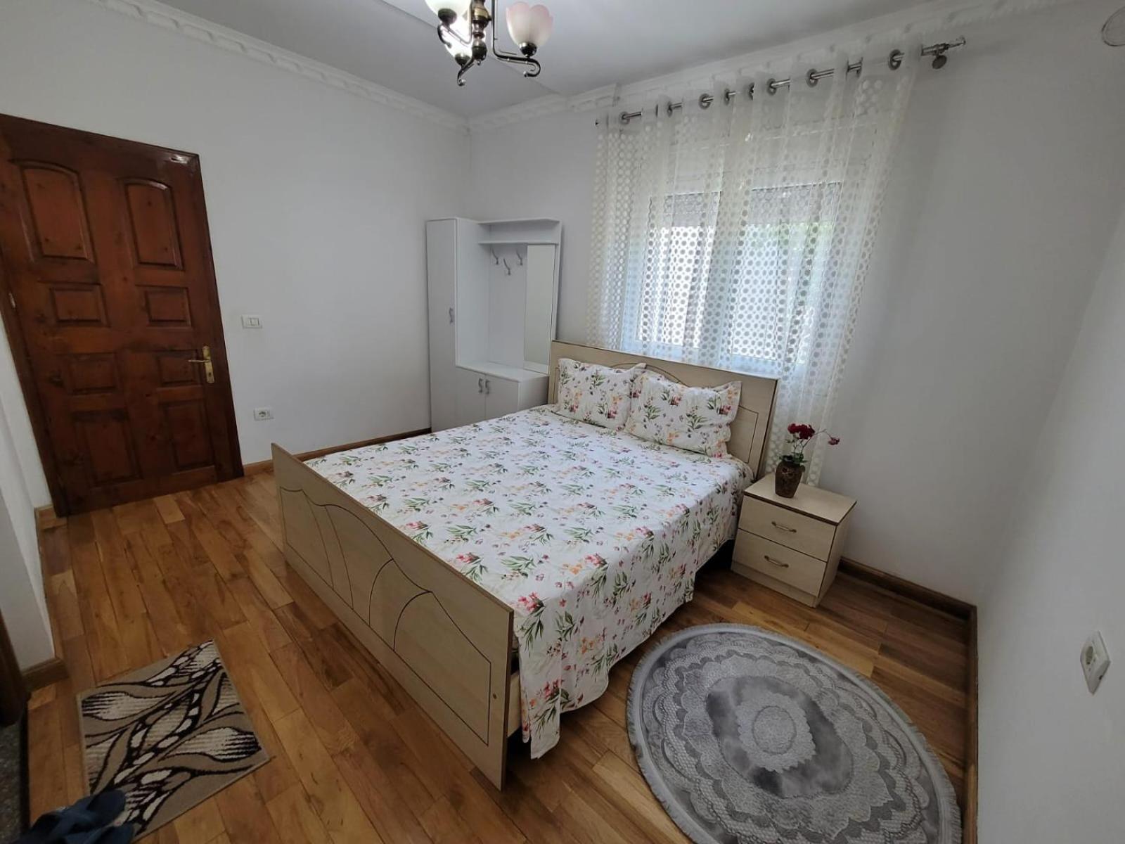 Private Room On A Shared Apartament Near Durres Beach Eksteriør billede