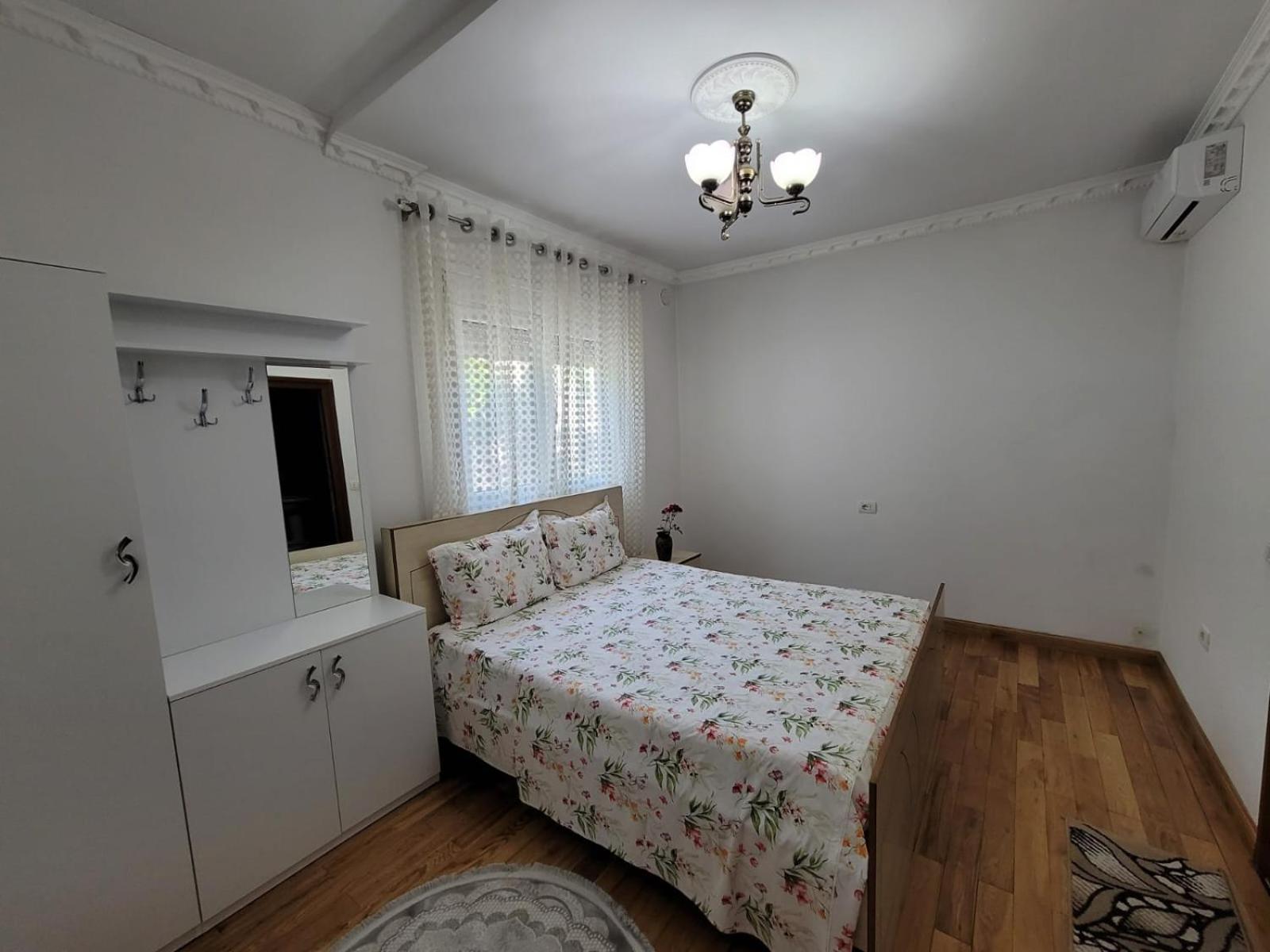 Private Room On A Shared Apartament Near Durres Beach Eksteriør billede