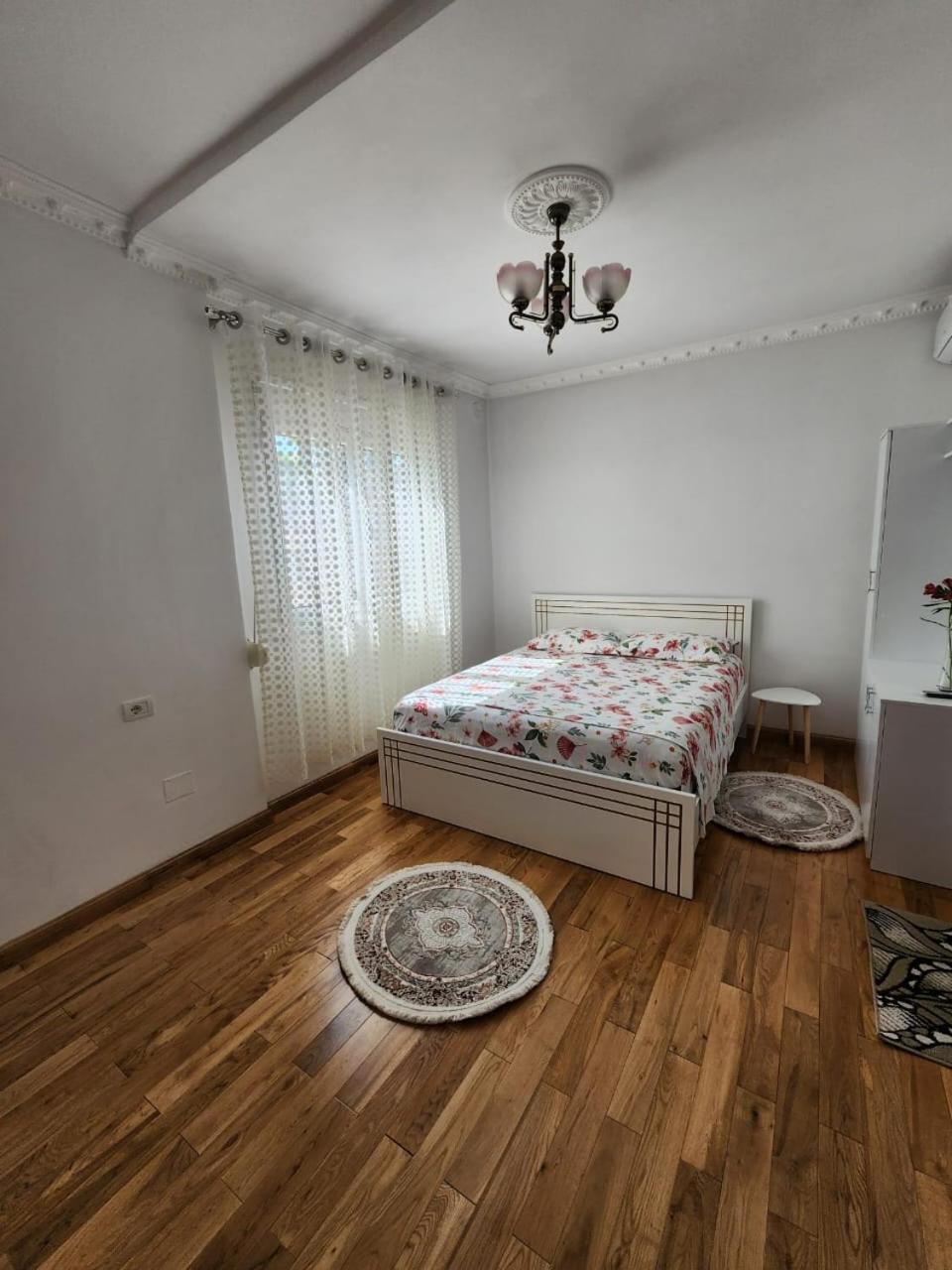 Private Room On A Shared Apartament Near Durres Beach Eksteriør billede