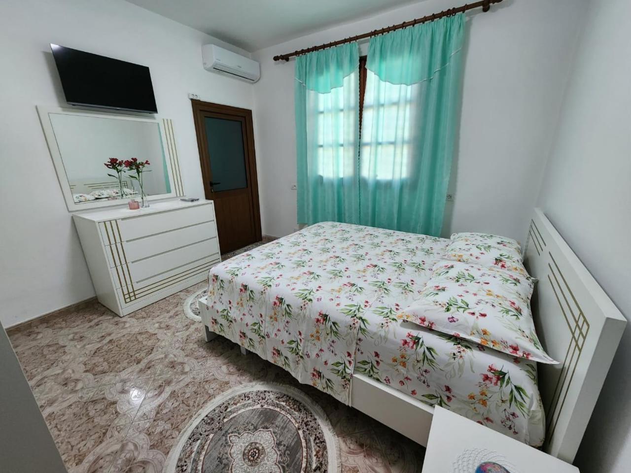 Private Room On A Shared Apartament Near Durres Beach Eksteriør billede