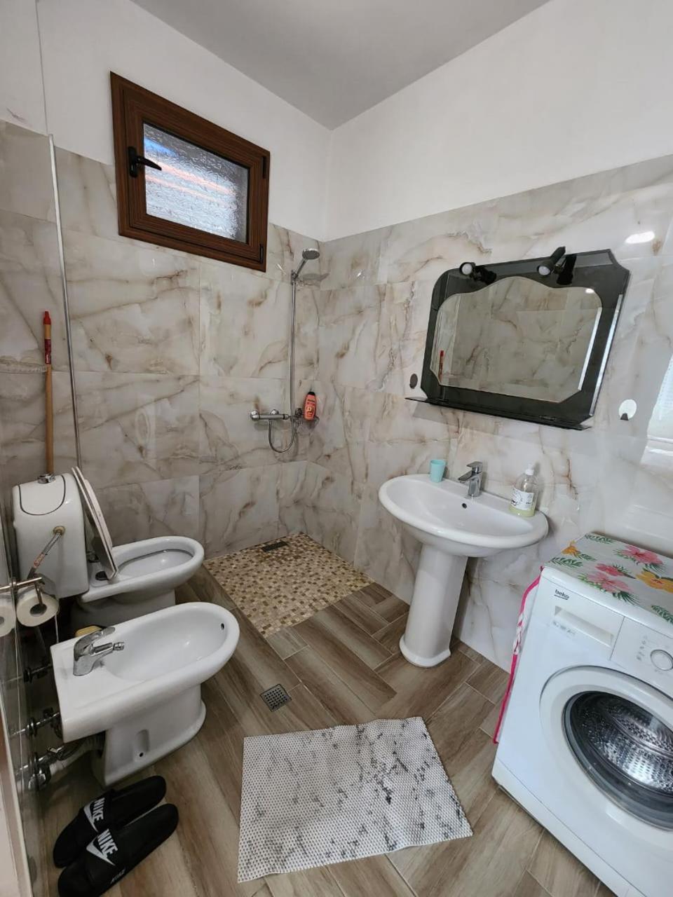 Private Room On A Shared Apartament Near Durres Beach Eksteriør billede