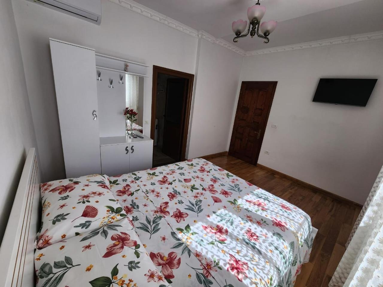 Private Room On A Shared Apartament Near Durres Beach Eksteriør billede